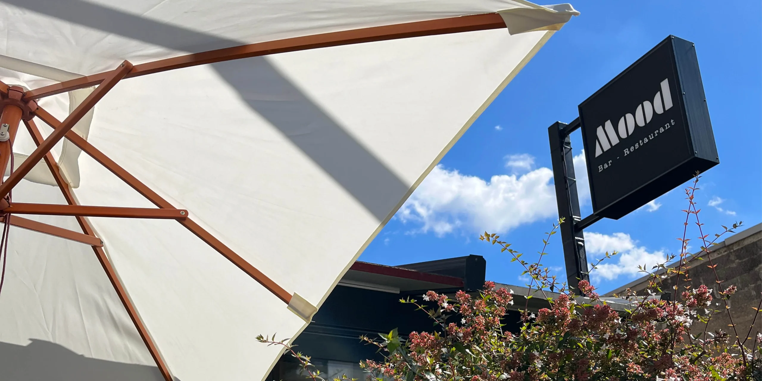 mood-devanture-installé-par-cabinet-hermes